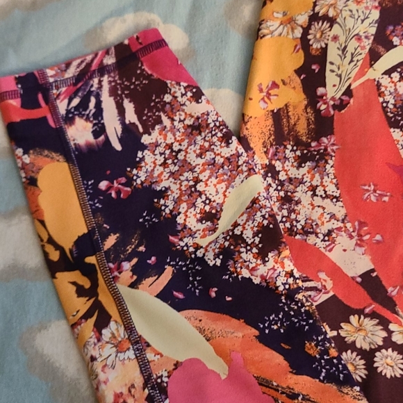 Fabletics leggings - Picture 2 of 3